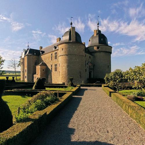 Le Château de Lavaux Saint Anne
